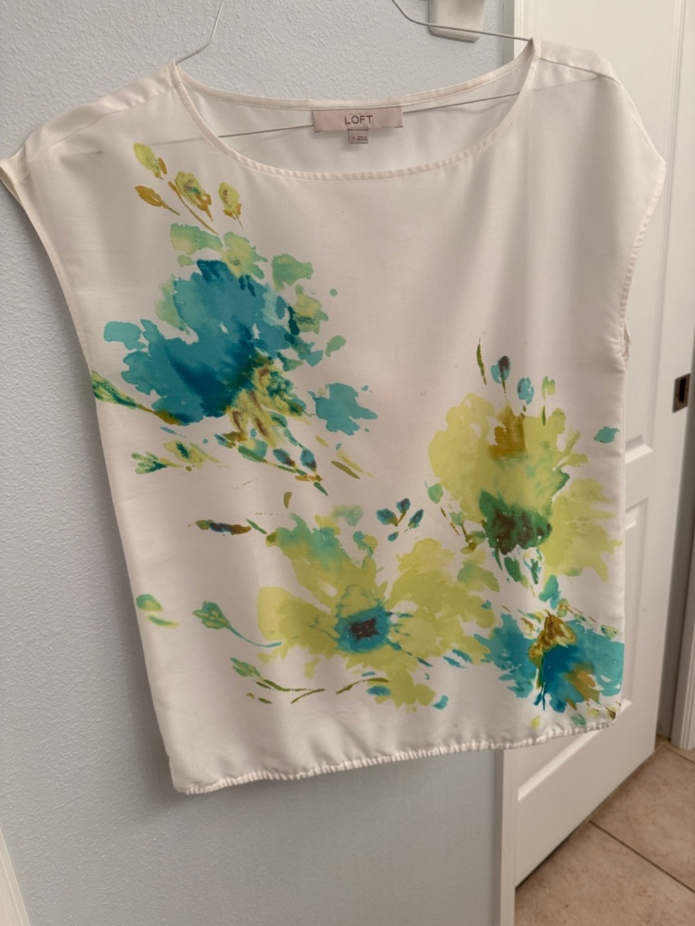 LOFT Cream Floral Watercolor Cap-Sleeve Blouse